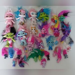 Lot Of Zelfs Figurines Toys Large Medium And Lil